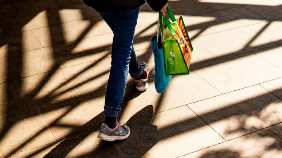 Umfrage: Verbraucherstimmung in Deutschland hellt sich leicht auf
