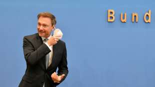 Lindner fordert nach Astrazeneca-Stopp raschen Impfgipfel