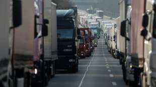 Verkehrsministerium f&ouml;rdert LKW-Parkpl&auml;tze an Autobahnanschlussstellen