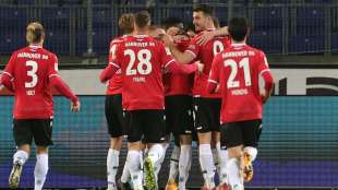 Coronatest falsch positiv: Hannover 96 darf Quarant&auml;ne vorzeitig verlassen