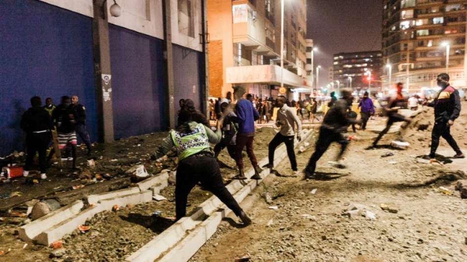 S&uuml;dafrika entsendet wegen t&ouml;dlicher Ausschreitungen Soldaten in Unruheprovinzen