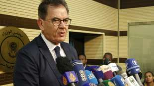 Minister M&uuml;ller will nachhaltige Beschaffung bei &ouml;ffentlichen Textilien bis 2030