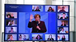 Merkel: Familien haben in Corona-Krise "eine Menge auszuhalten"