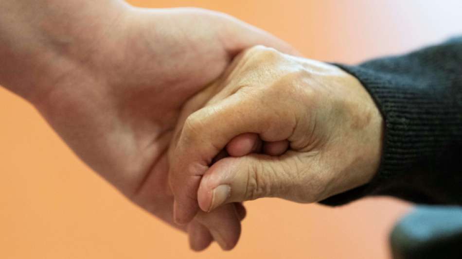 Patientenschützer fordern mehr Tempo bei zusätzlichen Schnelltests in Altenpflege