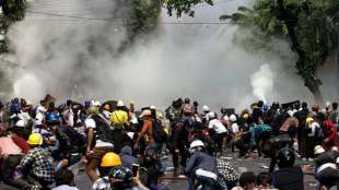 Wieder Proteste in Myanmar nach blutigstem Tag mit dutzenden Toten