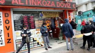T&uuml;rkische Lira st&uuml;rzt nach Entlassung von Zentralbankchef ab