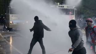Belgische Polizei l&ouml;st Corona-Protest von mehr als tausend Jugendlichen auf