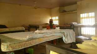 Erneut hunderte Sch&uuml;lerinnen in Nigeria entf&uuml;hrt
