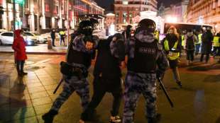Massiver Polizeieinsatz in Russland gegen Demonstranten nach Nawalny-Urteil 