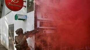 Taiwanische Armee simuliert bei Milit&auml;r&uuml;bung Gefechte mit chinesischen Truppen