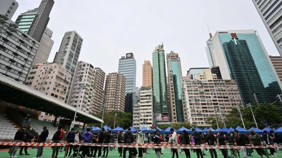 F&uuml;hrung in Hongkong stellt Milliardenhilfen f&uuml;r Firmen und Verbraucher bereit