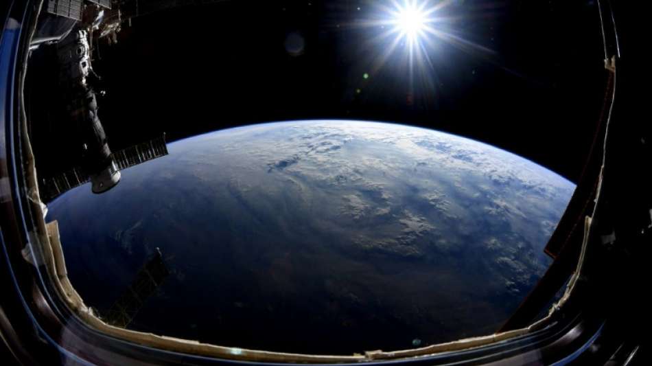 Franzose Pesquet und US-Astronaut Kimbrough beginnen Au&szlig;eneinsatz an der ISS