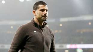 Test positiv: Schalke-Trainer Grammozis an Corona erkrankt - B&uuml;lter f&auml;llt aus