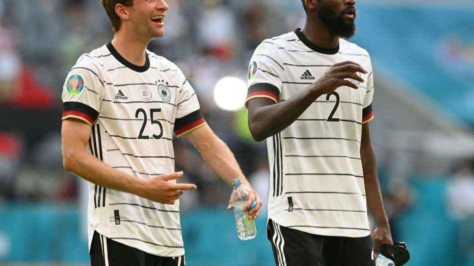 L&ouml;w wohl mit zwei &Auml;nderungen in der Startelf