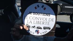 Kilometerlange Protestkonvois mit tausenden Teilnehmern rollen in Richtung Paris