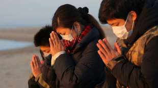Japan gedenkt Tsunami und Reaktorkatastrophe von Fukushima vor zehn Jahren