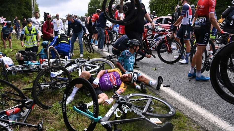 "Enkelin im Regenmantel" droht Klage nach Massensturz bei Tour de France 