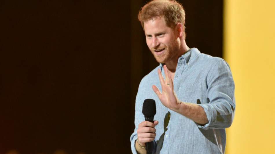 Prinz Harry tritt bei Spendenkonzert f&uuml;r Corona-Impfkampagne auf