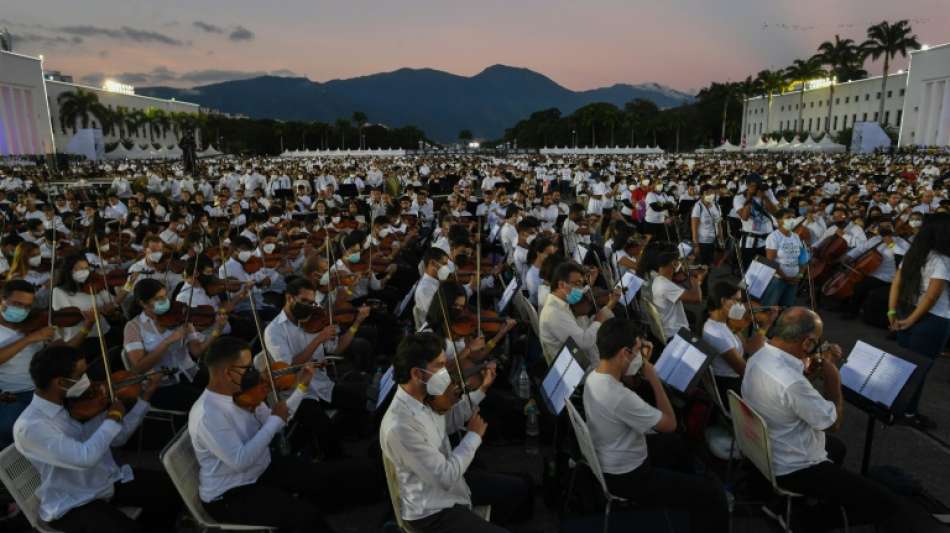 Venezuela stellt Rekord des gr&ouml;&szlig;ten Orchesters der Welt auf