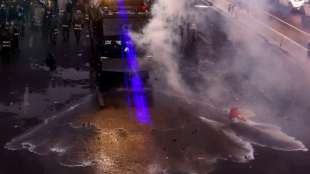 Polizei in Thailand setzt Gummigeschosse und Tr&auml;nengas gegen Demonstranten ein