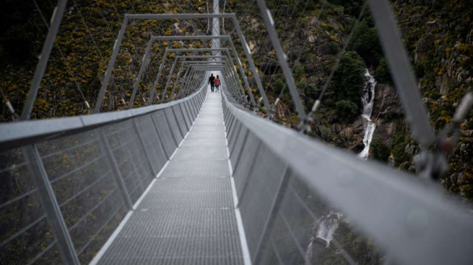 Portugal &ouml;ffnet l&auml;ngste Fu&szlig;g&auml;nger-H&auml;ngebr&uuml;cke der Welt