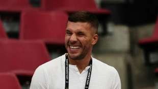P&uuml;nktlich zum Geburtstag: Podolski geht mit neuer Kollektion an den Start