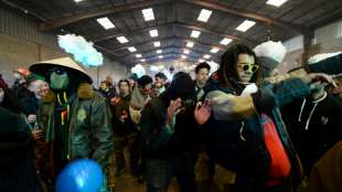 2500 junge Leute feiern trotz Corona ausufernde Silvesterparty in Frankreich