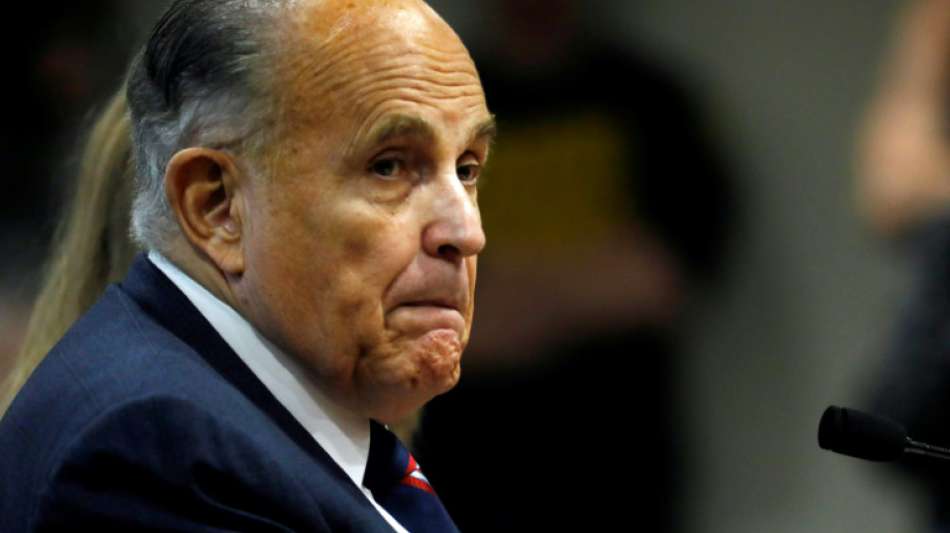 Wahlmaschinen-Hersteller verklagt Giuliani auf 1,3 Milliarden Dollar Schadenersatz