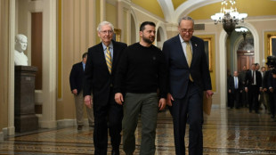 Zelensky pede ajuda em Washington, e R&uacute;ssia anuncia avan&ccedil;os no 'front'