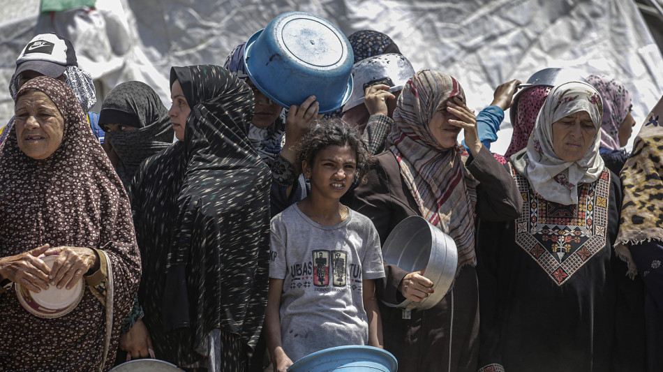 Hrw, blocco aiuti israeliano a Gaza strumento di sterminio