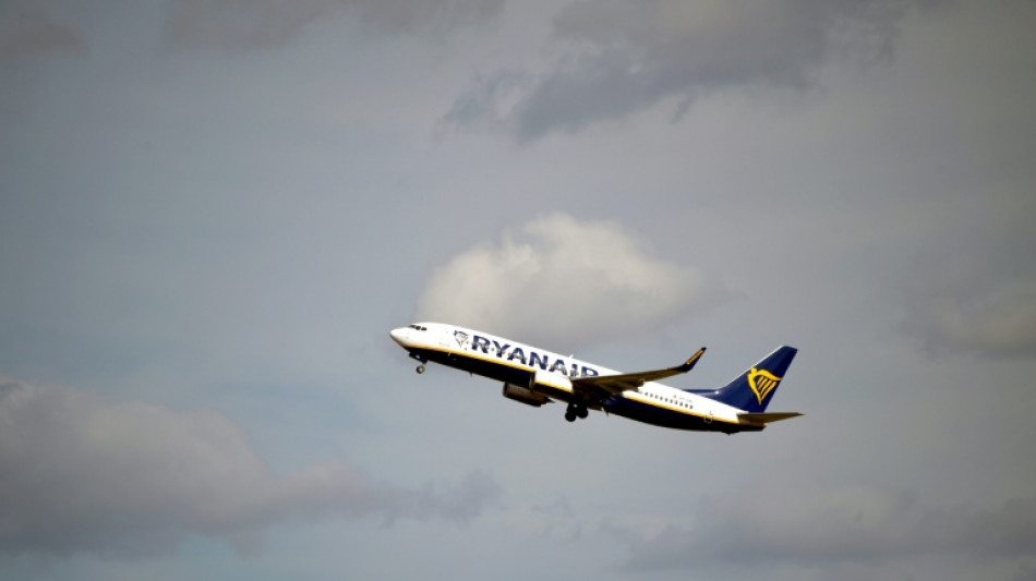 Ryanair supprime trois dessertes r&eacute;gionales en France, invoquant une taxe a&eacute;rienne "astronomique"