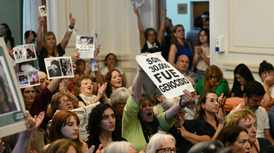 Condenan a prisi&oacute;n perpetua a 10 exrepresores por cr&iacute;menes durante la dictadura argentina
