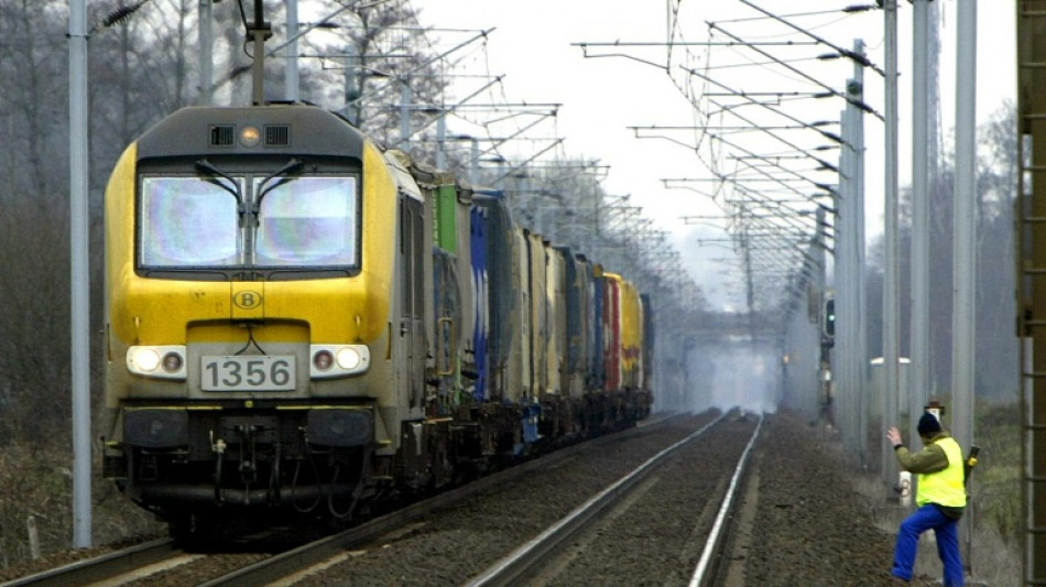 Menaces d'attentats sur le r&eacute;seau SNCF: ouverture du proc&egrave;s du "groupe AZF"
