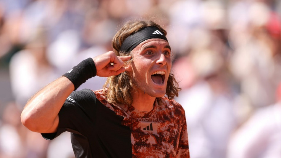 Tsitsipas sofre contra Vesely, mas avan&ccedil;a &agrave; segunda rodada de Roland Garros