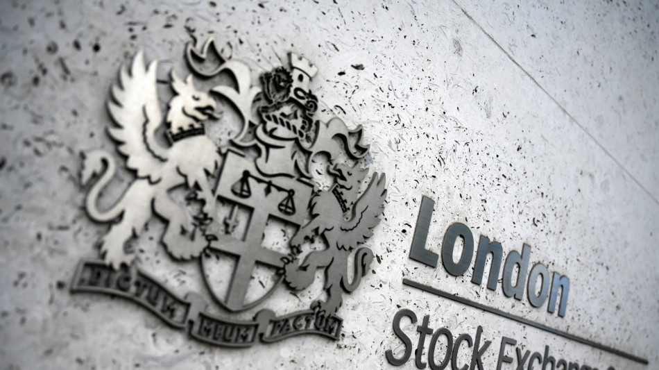 Borsa: l'Europa conclude in aumento, Londra +0,5%