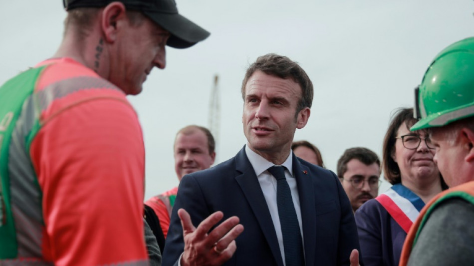 Macron pasa a la ofensiva en tierras de Le Pen en la campa&ntilde;a presidencial