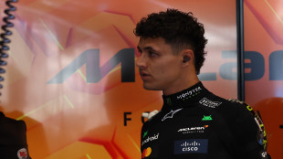 Gp Arabia: Norris a muro con la McLaren, bandiera rossa nella Q3