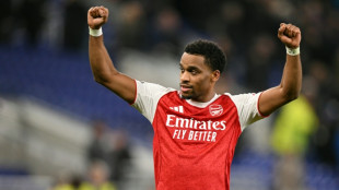 Arteta tells leaders Arsenal to 'learn' while winning 