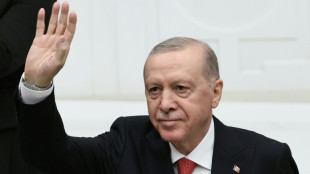 Mayor of opposition stronghold Izmir defects to Erdogan party