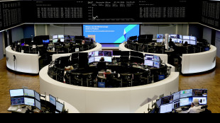 Borsa: l'Europa chiude negativa, si guarda a protocollo Iran per Hormuz