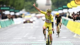 Tadej Pogacar remporte son quatrième Tour de France, Van Aert la dernière étape