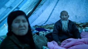 Sobrevivientes del terremoto en China se enfrentan a un fr&iacute;o glacial