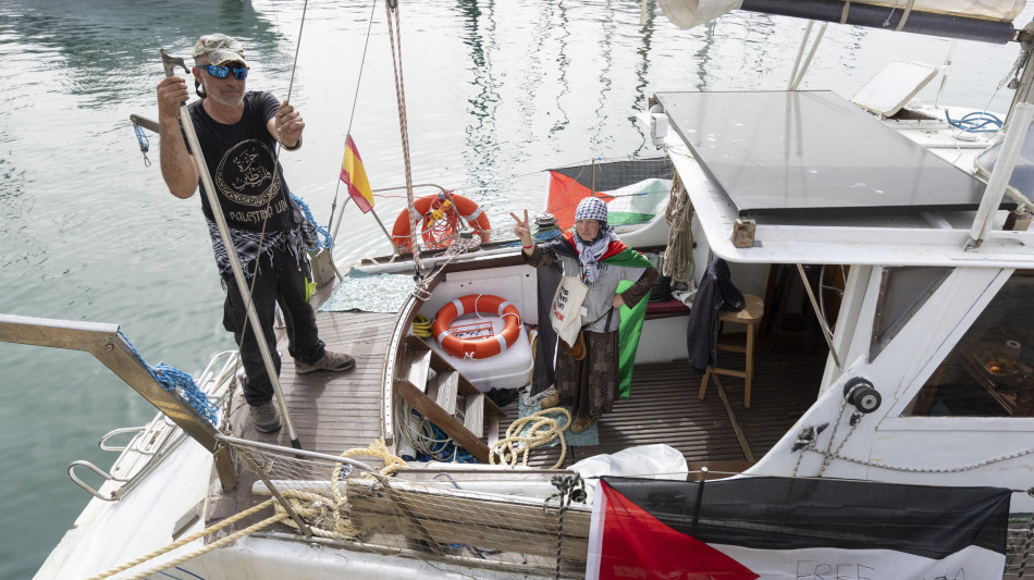 Salpa da Barcellona una nuova Flotilla per Gaza, mille attivisti a bordo