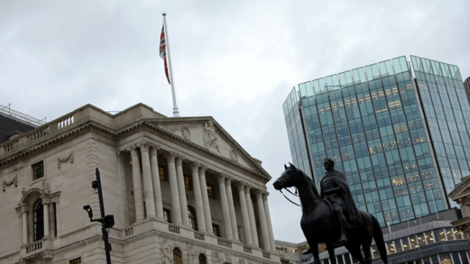 La Banque d&rsquo;Angleterre laisse ses taux inchang&eacute;s &agrave; rebours de la Fed