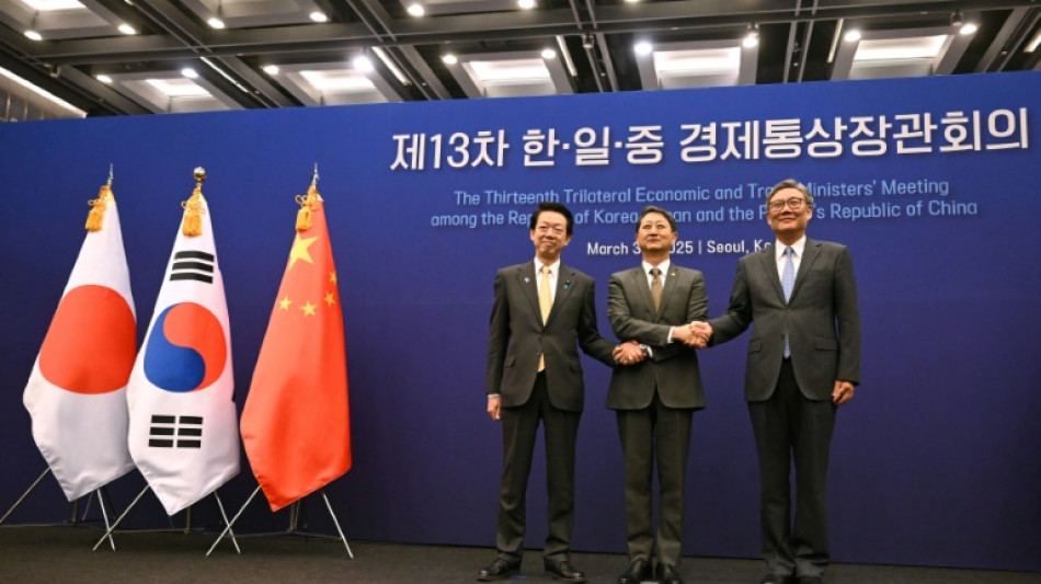 China, Jap&oacute;n y Corea del Sur acuerdan "acelerar" el libre comercio frente a los aranceles de Trump