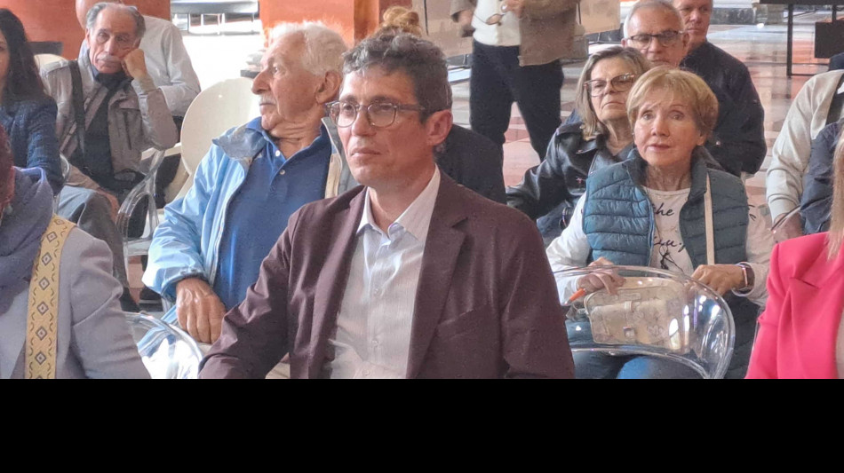 Magi, 'non bastano foto insieme urge tavolo opposizioni'