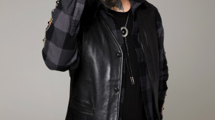 'Vita morte e miracoli' di J-Ax, il nuovo album &egrave; country