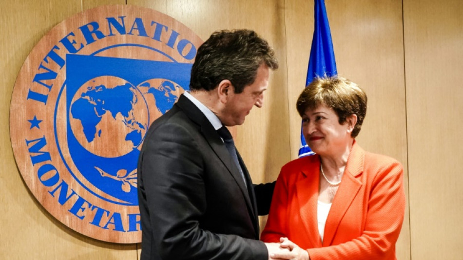 Argentina y FMI seguir&aacute;n negociaciones para desembolso tras visita de Massa