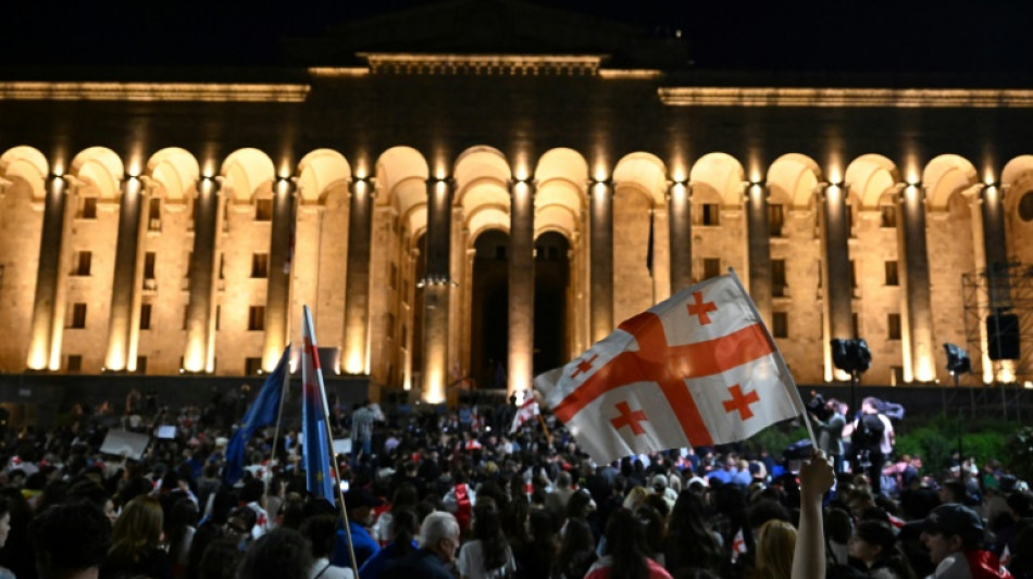 Milhares de pessoas protestam contra lei de 'influ&ecirc;ncia estrangeira' na Ge&oacute;rgia