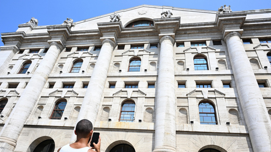 In Borsa rally moda con Cina e Kering, per Armani faro su Lvmh